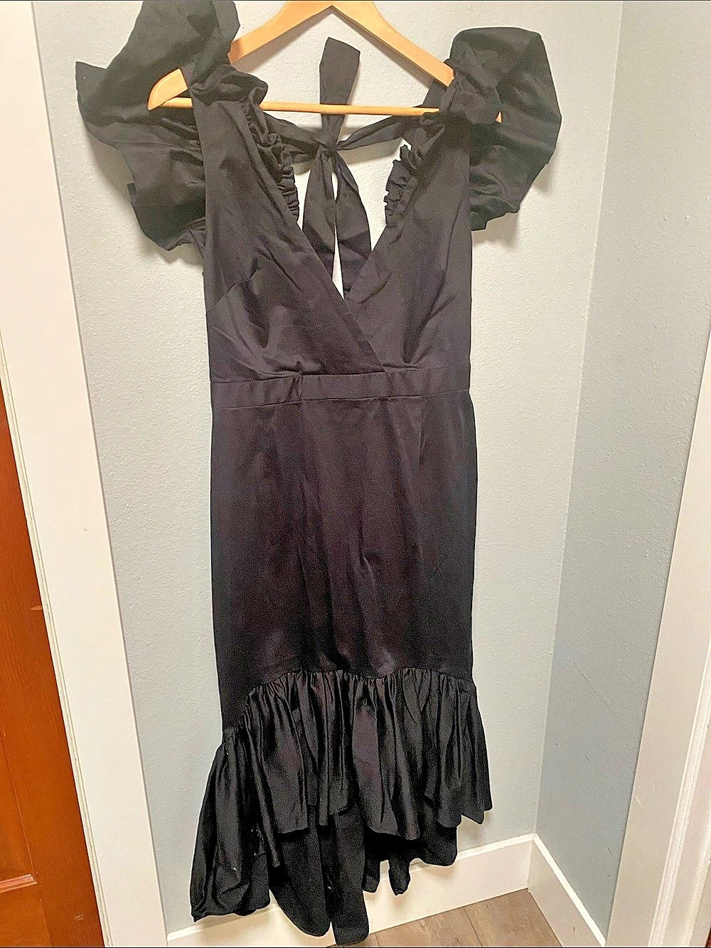 Making the Cut Black Dress Size Medium NWT